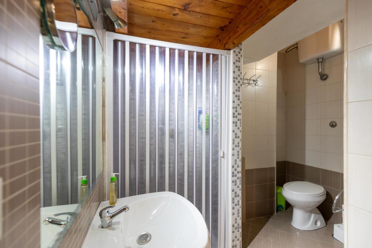 Apartment With Sea View With 2 Lifts Above Montesanto! Неаполь Екстер'єр фото
