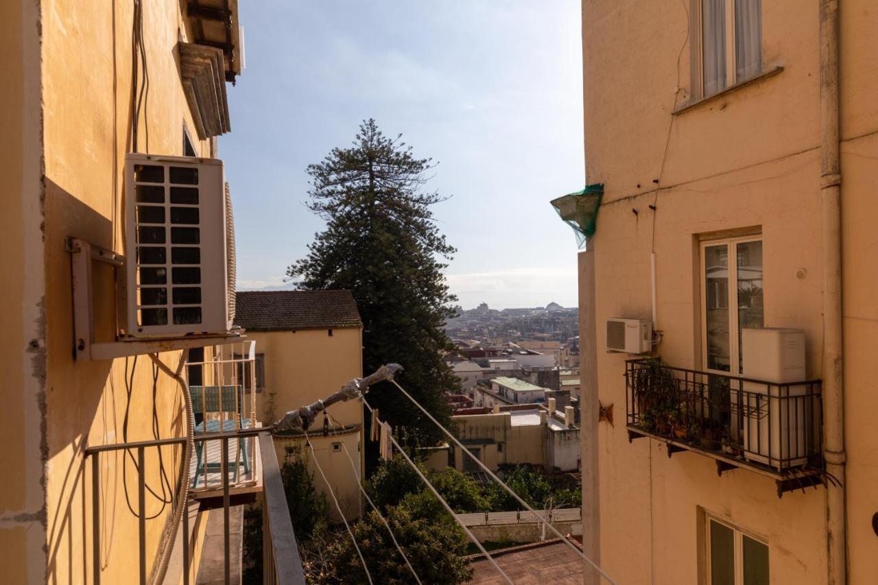 Apartment With Sea View With 2 Lifts Above Montesanto! Неаполь Екстер'єр фото
